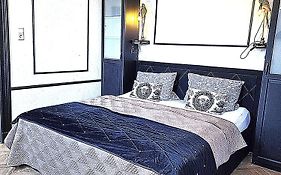 Midcoast Wohnung „THE BLACK“